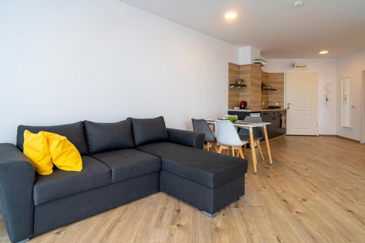 Aparthotel Primorsko Exteriér fotografie